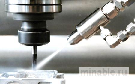 Одновременное смазывание, охлаждение и очистка с помощью углекислотных кристаллов