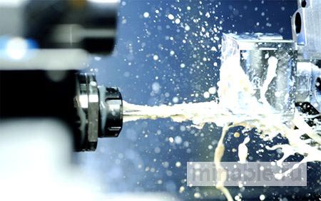 Сквозной подвод смазочно-охлаждающей жидкости к прямой и наклонной инструментальной головке