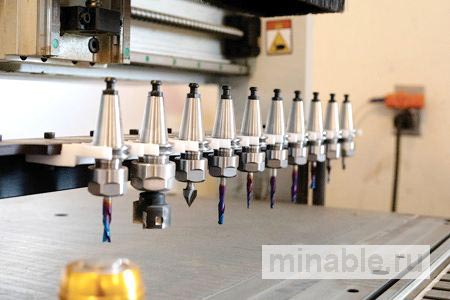 Устройство автоматической смены инструмента для фрезерного станка с числовым программным управлением 24R