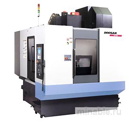 Вертикальный многоцелевой станок VC430 компании Doosan для точной резки твердосплавных материалов и зеркальной полировки поверхностей