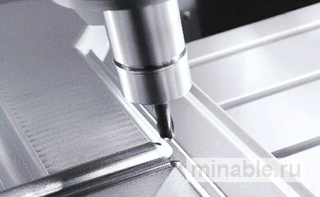 3-осевой вертикальный обрабатывающий центр с низким уровнем вибрации