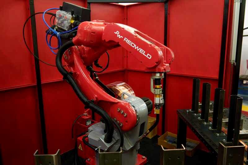 Развитие станкостроения и робототехники в Москве