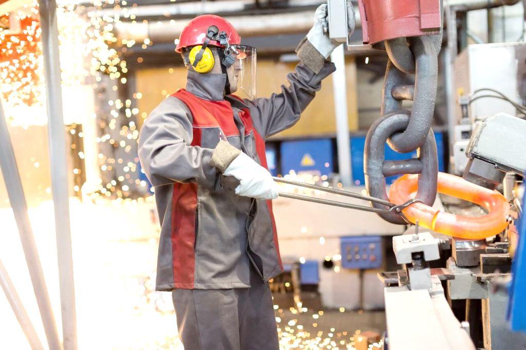 Завод "Красный Якорь" готов увеличить производство для корабелов