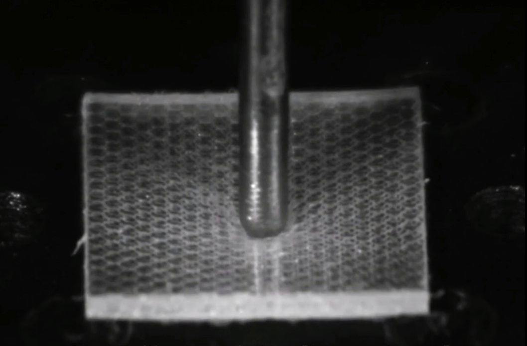 Новое ударостойкое стекло в 24 раза прочнее обычного